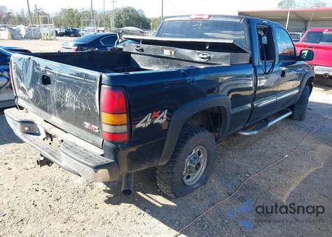 2005 GMC Sierra K2500 Heavy Duty z USA, uszkodzony, nr VIN 1GTHK29U05E343089
